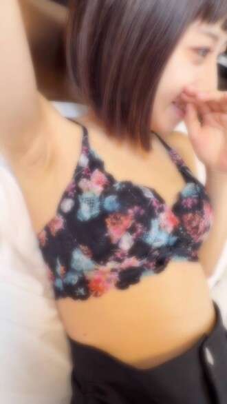 FC2-PPV-4635670 Zeitlich begrenztes Angebot 1480pt! [Unzensiert] [Creampie] Wiedersehen mit einer schlanken jungen Frau. Ihre Shorts und ihr Tanktop waren die besten, aber ich zog sie aus und creampte sie ein. Den mit Sperma gefüllten Schwanz von ihrer dreckigen Pussy wegwischen. *Bonus enthalten