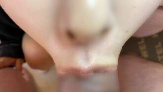 FC2-PPV-4656561 [私拍] 美腿的22岁漂亮小伙子给人惊人的口交和未洗过的肛门口交，然后连续射精两次然后吞下去 [露出全脸]