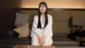 FC2-PPV-4672092 [露脸] 性欲释放。很尴尬，但感觉不错...天真无邪的女人用她的大屁股服务。在超潮湿的小穴中大量射精