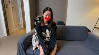 FC2-PPV-4676142 一个身材娇小的 19 岁人妻，长得像青山优并且喜欢口交 ♡ 一个受虐狂的变态女人，她用自我深喉戏弄自己的喉咙深处，然后眼里含着泪水再次吸吮 ♡