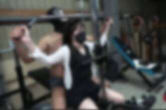 FC2-PPV-4676629 *首次限量优惠，500日元* [未经审查] 变态首席执行官的欲望势不可挡。他在他的骄傲和喜悦中，在他的训练室里刺激一个苗条漂亮的已婚妇女。