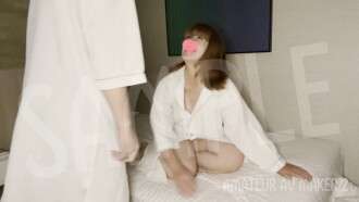 FC2-PPV-4681219 我叫我的外语老师去酒店和他做了体内射精性爱