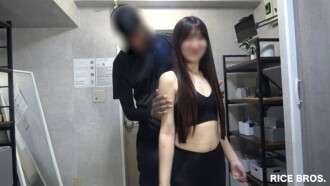 FC2-PPV-4684316 [在某知名公司工作的25岁漂亮办公室女郎] 她在健身房被人接走并爱上了她的第一根黑鸡巴，并被中出，这无疑导致了怀孕。