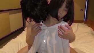 FC2-PPV-4685017 [5 天限量版，薄脸马赛克，重新编辑版] Shin 是一个胸部丰满的小女孩，正在勇敢地提升自己的表现。为了获得游戏支持，她会不惜一切代价...重新编辑的版本