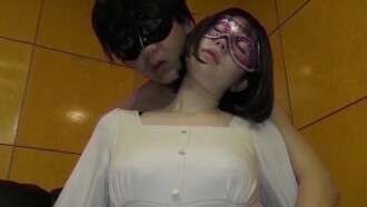 FC2-PPV-4692064 [仅限5天500pt的折扣，中出] 一个32岁的熟女人妻，她无法抗拒她不可阻挡的性欲的诱惑，张开双腿。她的身体陷入愉悦之中，超越了她的罪恶感...