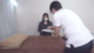 FC2-PPV-4692457 在 6 月 1 日之前以半价促销新产品！[不/sex] 一位40多岁的家庭主妇和两个丈夫通过在线预订来到这家商店。这位成熟又性感的妻子似乎在游戏护理中疲惫不堪，所以我们给她做了指压按摩