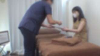 FC2-PPV-4700293 6月15日前全新促销半价！[no/sex] 一位30多岁的漂亮办公室女郎，有着漂亮的皮肤和迷人的身体，她是一个非常敏感的女人。当她把脸埋在枕头里时，你可以听到她的呼吸。