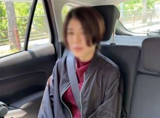 FC2-PPV-4702996 [上帝剧集] 和粉丝一起玩3P！一位苗条的美女，在高潮之前曾多次被拒之门外，达到了最大的灵敏度，多次达到高潮，同时对两个洞进行了攻击