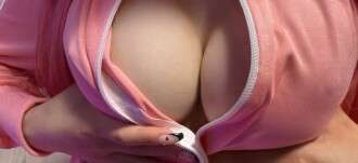 FC2-PPV-4712623 Limited surprise [Meet and immediately insert] Continuous uncle challenge! G-cup Riria-chan creampie, too kind, I can't hold my head up anymore...