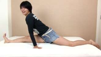 FC2-PPV-4762065 M986G09 Let me film this tall, slender beauty with an innocent smile masturbating!