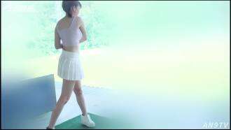 CUS-2567 Angel Movies 和一个漂亮的姐姐聊了聊，她在高尔夫球场上摆动着雪白的乳房